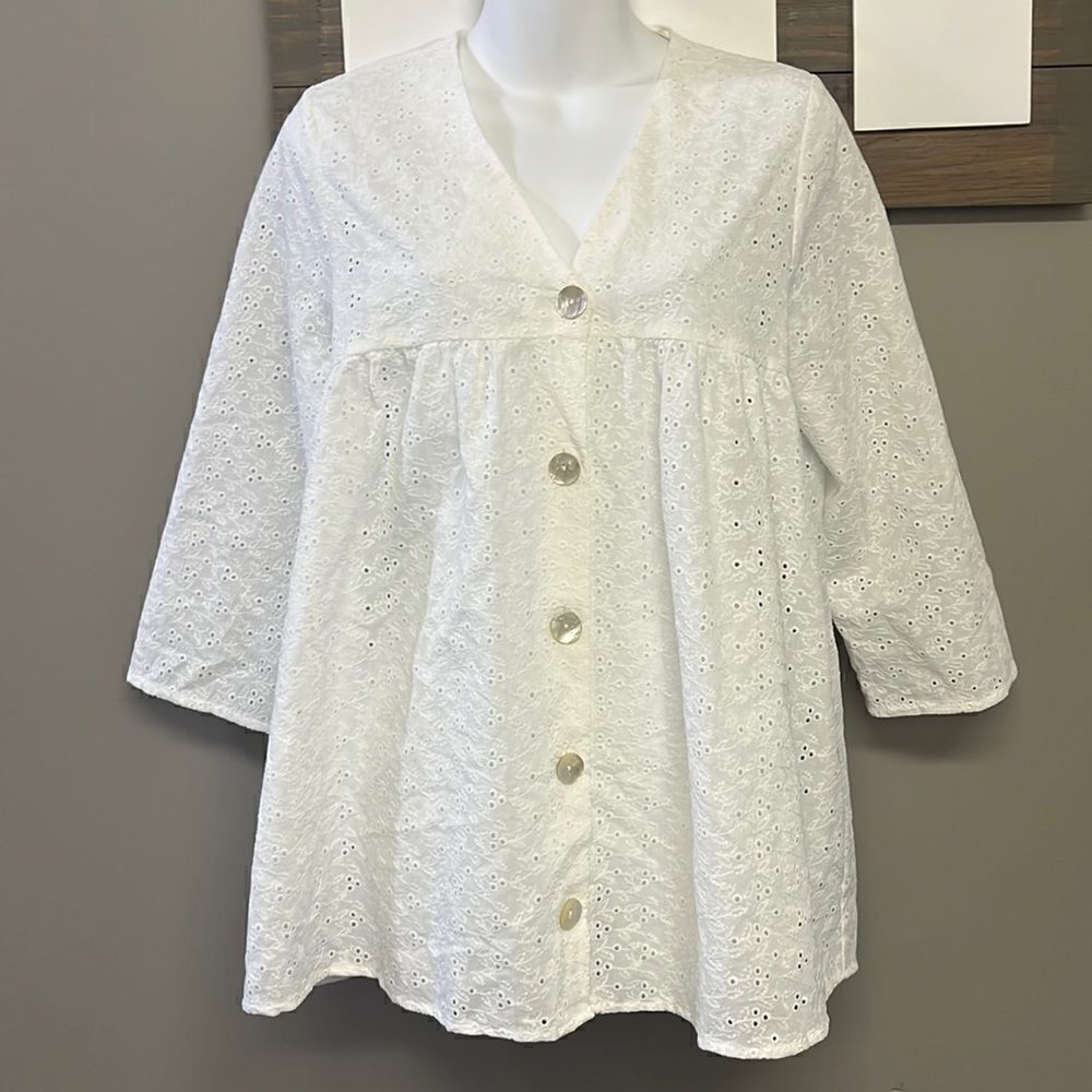 ZARA White Eyelet Flowy 3/4 Button Up Peplum Shirt- Small
